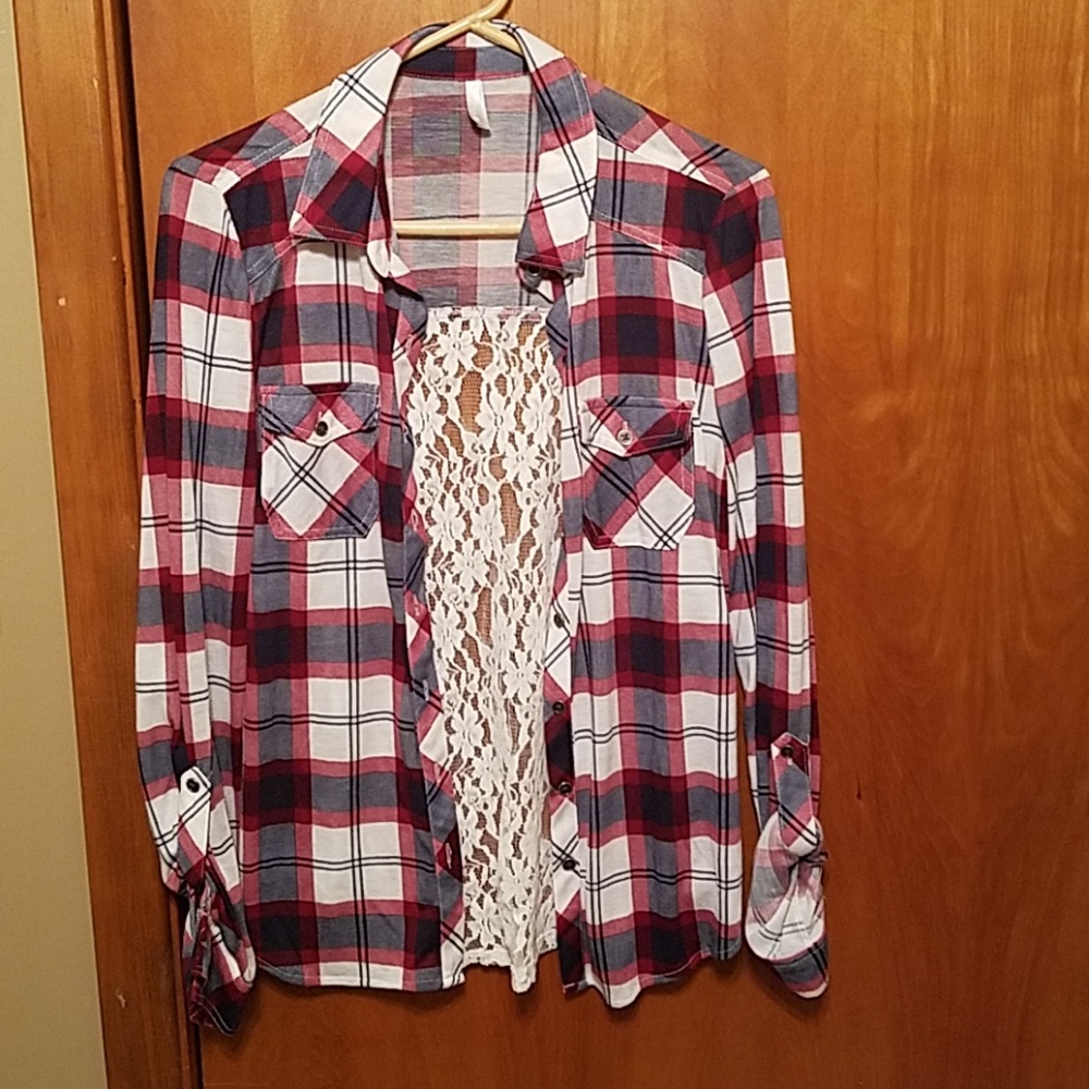 Vanity paid with lace back